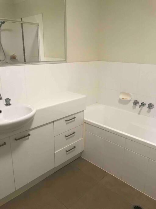 Room With Separate Bath In Shared Homestay レッドクリフ エクステリア 写真