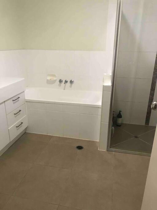 Room With Separate Bath In Shared Homestay レッドクリフ エクステリア 写真