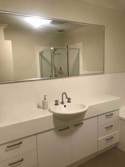 Room With Separate Bath In Shared Homestay レッドクリフ エクステリア 写真